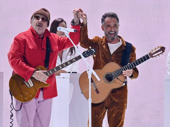 Elvis Costello (L) and Jorge Drexler perform during the 23rd annual Latin Grammy Awards at the Michelob Ultra Arena at Mandalay Bay Resort and Casino in Las Vegas, Nevada on Thursday, November 17, 2022.  LAV20221117071 JIMxRUYMEN