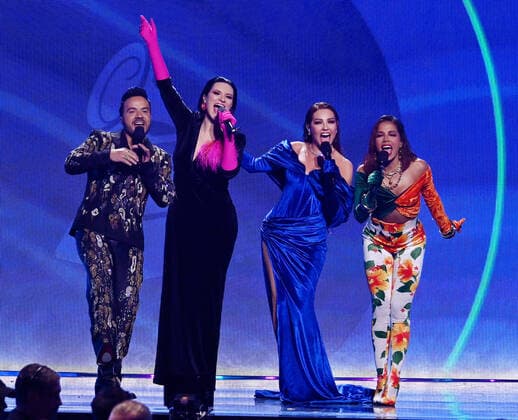 (L-R) Co-hosts Luis Fonsi, Laura Pausini, Thalía and Anitta onstage during the 23rd annual Latin Grammy Awards at the Michelob Ultra Arena at Mandalay Bay Resort and Casino in Las Vegas, Nevada on Thursday, November 17, 2022.  LAV20221117090 JIMxRUYMEN