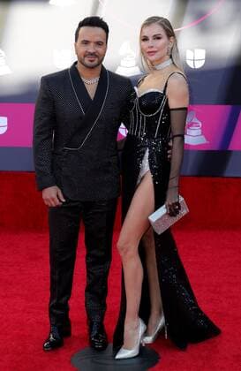 Luis Fonsi at arrivals for 23rd Annual Latin GRAMMY Awards 2022, Michelob ULTRA Arena, Mandalay Bay Resort Casino, Las Vegas, NV November 17, 2022. Photo By: MORA Everett Collection at arrivals for 23rd Annual Latin GRAMMY Awards 2022, Michelob ULTRA Arena, Mandalay Bay Resort Casino, Las Vegas, NV November 17, 2022. Photo By: MORA Everett Collection PUBLICATIONXNOTxINxCANxCHNxFRAxITAxJPNxNORxPOLxRUSxESPxUKxUSA