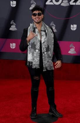 Cesar Alan at arrivals for 23rd Annual Latin GRAMMY Awards 2022 - Part 2, Michelob ULTRA Arena, Mandalay Bay Resort Casino, Las Vegas, NV November 17, 2022. Photo By: MORA Everett Collection at arrivals for 23rd Annual Latin GRAMMY Awards 2022 - Part 2, Michelob ULTRA Arena, Mandalay Bay Resort Casino, Las Vegas, NV November 17, 2022. Photo By: MORA Everett Collection PUBLICATIONXNOTxINxCANxCHNxFRAxITAxJPNxNORxPOLxRUSxESPxUKxUSA
