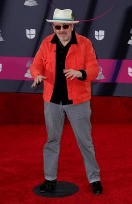 Elvis Costello at arrivals for 23rd Annual Latin GRAMMY Awards 2022, Michelob ULTRA Arena, Mandalay Bay Resort Casino, Las Vegas, NV November 17, 2022. Photo By: MORA Everett Collection at arrivals for 23rd Annual Latin GRAMMY Awards 2022, Michelob ULTRA Arena, Mandalay Bay Resort Casino, Las Vegas, NV November 17, 2022. Photo By: MORA Everett Collection PUBLICATIONXNOTxINxCANxCHNxFRAxITAxJPNxNORxPOLxRUSxESPxUKxUSA
