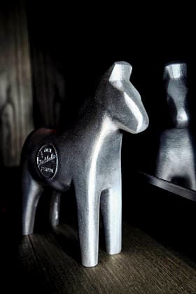 STOCKHOLM 20221118 Aluminum horse, award, at the Stockholm Film Festival award ceremony at Bibliotek Live in Stockholm on Friday STOCKHOLM SWEDEN x12130x,  Copyright: xTimxAro TTx STOCKHOLM FILMFESTIVAL PRISCEREMONI 2022