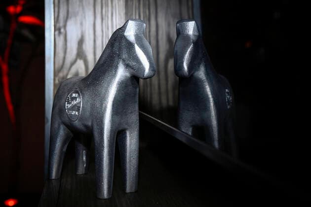 STOCKHOLM 20221118 Aluminum horse, award, at the Stockholm Film Festival award ceremony at Bibliotek Live in Stockholm on Friday STOCKHOLM SWEDEN x12130x,  Copyright: xTimxAro TTx STOCKHOLM FILMFESTIVAL PRISCEREMONI 2022