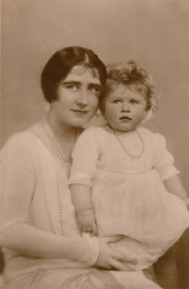 RECORD DATE NOT STATED H.R.H. The Duchess of York and Princess Elizabeth , 1928. Creator: Marcus Adams. Copyright:xThexPrintxCollector HeritagexImagesx IMAGO ,2697085 ! ACHTUNG: AUFNAHMEDATUM GESCHÄTZT!  Copyright:ThexPrintxCollector HeritagexImagesx IMAGO