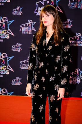 24eme NRJ Music Awards, arrivÃ e sur le Tapis Rouge en attente des nominations. Clara Luciani. 286122 2022-11-18 Provence Alpes Cote d Azur Cannes France  Copyright: xPhilippexFarjonx STAR_286122_021