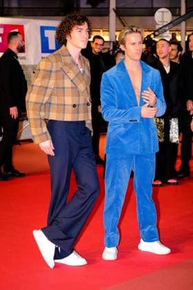 24eme NRJ Music Awards, arrivÃ e sur le Tapis Rouge en attente des nominations. Dorian Lauduique (D) et CÃ sar de Rummel, les deux membres du duo Ofenbach. 286122 2022-11-18 Provence Alpes Cote d Azur Cannes France  Copyright: xPhilippexFarjonx STAR_286122_072