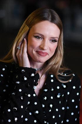 24eme NRJ music awards 2022 - Cannes - 18 11 2022 - Angele 286118 2022-11-18 Cannes France  Copyright: xMPPx STAR_286118_149
