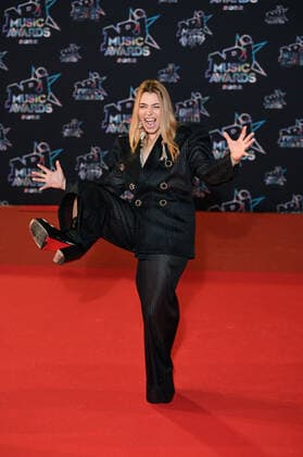 24eme NRJ music awards 2022 - Cannes - 18 11 2022 - Samantha Cotta 286118 2022-11-18 Cannes France  Copyright: xMPPx STAR_286118_340
