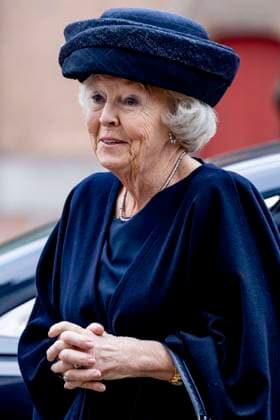 19-11-2022 The Hague Princess Beatrix attend the celebration of the 25th anniversary of the Netherlands-Aruba Society, dominated by the power of a centuries-old bond between the countries in the Kingdom, in Theater Diligentia in The Hague. Â  Copyright: xPPEx
