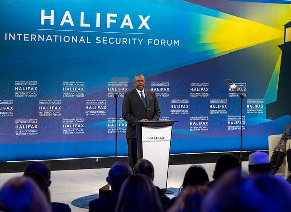November 19, 2022, Halifax, NS, Canada: U.S. Secretary of Defense Lloyd J. Austin III delivers remarks at the Halifax International Security Forum in Halifax on Saturday, Nov.19, 2022. Halifax Canada  - ZUMAc35_ 20221119_zaf_c35_094 Copyright: xAndrewxVaughanx