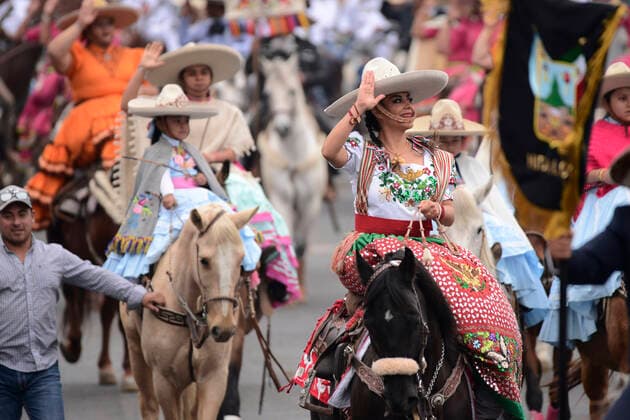 November 20, 2022, Mexico City, Mexico: Persons they ride horses while take part during the 112th anniversary of the Mexican Revolution. on November 20, 2022 in Mexico City, Mexico. Mexico City Mexico - ZUMAe321 20221120_zia_e321_040 Copyright: xCarlosxTischler xEyepixxGroupx