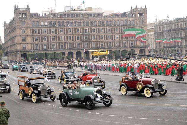 November 20, 2022, Mexico City, Mexico: Persons take part during the 112th anniversary of the Mexican Revolution. on November 20, 2022 in Mexico City, Mexico. Mexico City Mexico - ZUMAe321 20221120_zia_e321_047 Copyright: xCarlosxTischler xEyepixxGroupx