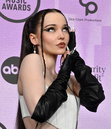 Entertainment Themen der Woche KW46 Entertainment Bilder des Tages Dove Cameron arrives for the 50th annual American Music Awards at the Microsoft Theater in Los Angeles on Sunday, November 20, 2022.  LAP2022112028 JIMxRUYMEN