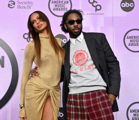 (L-R) Joan Smalls and Brent Faiyaz arrive for the 50th annual American Music Awards at the Microsoft Theater in Los Angeles on Sunday, November 20, 2022.  LAP2022112059 JIMxRUYMEN