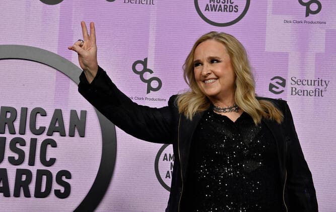Melissa Etheridge arrives for the 50th annual American Music Awards at the Microsoft Theater in Los Angeles on Sunday, November 20, 2022.  LAP20221120196 JIMxRUYMEN