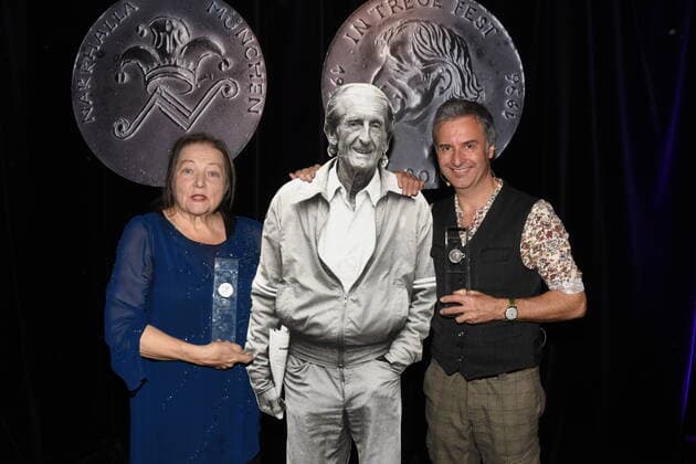 Marianne Saegebrecht actress award winner Sigi Sommertaler 2020 Chris Boettcher Saenger award winner Sigi Sommertaler 2022 Munich 20 11 2022 Wirtshaus im Schlachthof Narrhalla double Sigi Sommer Taler award ceremony