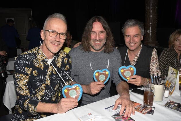 Reinhold Hoffmann musician Roland Hefter musician city councilman Chris Boettcher Saenger award winner Sigi Sommertaler 2022 Munich 20 11 2022 Wirtshaus im Schlachthof Narrhalla double Sigi Sommer Taler award ceremony