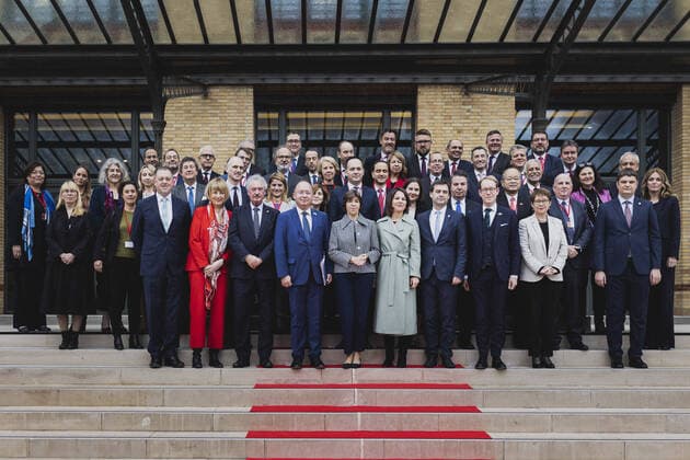 Bilder des Jahres, News 11 November News Themen der Woche KW47 News Bilder des Tages Familienfoto im Rahmen der 3. Unterstuetzerkonferenz fuer Moldau in Paris, 21.11.2022. Paris Frankreich *** Family photo in the framework of the 3 Support Conference for Moldova in Paris, 21 11 2022 Paris France Copyright: xFlorianxGaertnerx