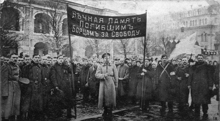 RECORD DATE NOT STATED A mourning ceremony for victims of the February Revolution, Russia, 1917. Artist: Anon Copyright:x?xFinexArtxImages HeritagexImagesx IMAGO ,2481413 ! ACHTUNG: AUFNAHMEDATUM GESCHÄTZT!  Copyright:?xFinexArtxImages HeritagexImagesx IMAGO