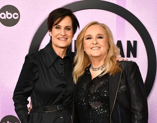 Linda Wallem, Melissa Etheridge attend the 2022 American Music Awards at Microsoft Theater on November 20, 2022 in Los Angeles, California. Photo: Casey Flanigan imageSPACE MediaPunch Copyright: ximageSPACEx