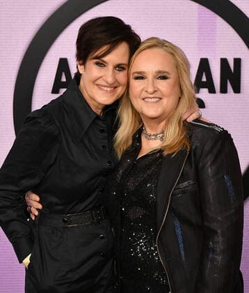 Linda Wallem, Melissa Etheridge attend the 2022 American Music Awards at Microsoft Theater on November 20, 2022 in Los Angeles, California. Photo: Casey Flanigan imageSPACE MediaPunch Copyright: ximageSPACEx