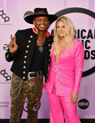 Jimmie Allen, Meghan Trainor attend the 2022 American Music Awards at Microsoft Theater on November 20, 2022 in Los Angeles, California. Photo: Casey Flanigan imageSPACE MediaPunch Copyright: ximageSPACEx
