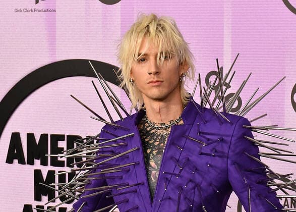 Machine Gun Kelly attends the 2022 American Music Awards at Microsoft Theater on November 20, 2022 in Los Angeles, California. Photo: Casey Flanigan imageSPACE MediaPunch Copyright: ximageSPACEx
