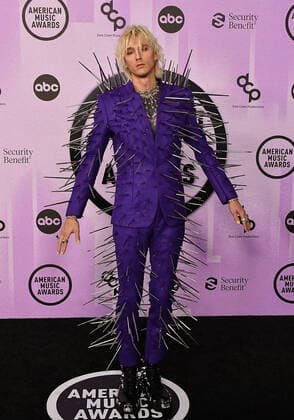 Machine Gun Kelly attends the 2022 American Music Awards at Microsoft Theater on November 20, 2022 in Los Angeles, California. Photo: Casey Flanigan imageSPACE MediaPunch Copyright: ximageSPACEx