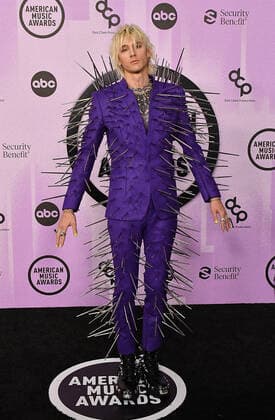 Machine Gun Kelly attends the 2022 American Music Awards at Microsoft Theater on November 20, 2022 in Los Angeles, California. Photo: Casey Flanigan imageSPACE MediaPunch Copyright: ximageSPACEx