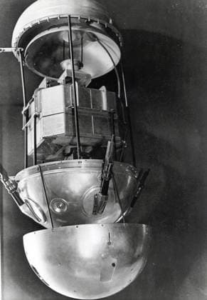 IMAGO History, Sowjetunion startet Sputnik, den ersten von Menschen gebauten Satelliten: 1957 RECORD DATE NOT STATED Sputnik 1, Russian satellite, 1957. Artist: Unknown Copyright:x?xFinexArtxImages HeritagexImagesx IMAGO ,2548205 ! ACHTUNG: AUFNAHMEDATUM GESCHÄTZT!  Copyright:?xFinexArtxImages HeritagexImagesx IMAGO