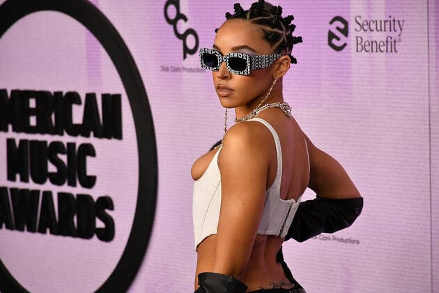 November 20, 2022, Los Angeles, CA, USA: Tinashe attends the 2022 American Music Awards at Microsoft Theater on November 20, 2022 in Los Angeles, California. Los Angeles USA - ZUMAs181 20221120_zea_s181_575 Copyright: xImagespacex