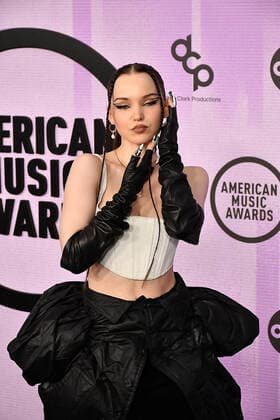 November 20, 2022, Los Angeles, CA, USA: Dove Cameron attends the 2022 American Music Awards at Microsoft Theater on November 20, 2022 in Los Angeles, California. Los Angeles USA - ZUMAs181 20221120_zea_s181_533 Copyright: xImagespacex