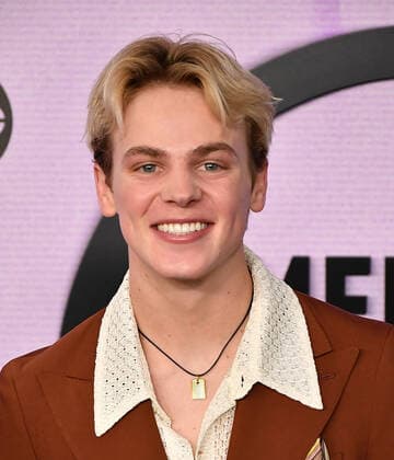 November 20, 2022, Los Angeles, CA, USA: Jack Wright attends the 2022 American Music Awards at Microsoft Theater on November 20, 2022 in Los Angeles, California. Los Angeles USA - ZUMAs181 20221120_zea_s181_481 Copyright: xImagespacex