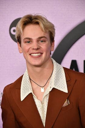 November 20, 2022, Los Angeles, CA, USA: Jack Wright attends the 2022 American Music Awards at Microsoft Theater on November 20, 2022 in Los Angeles, California. Los Angeles USA - ZUMAs181 20221120_zea_s181_480 Copyright: xImagespacex