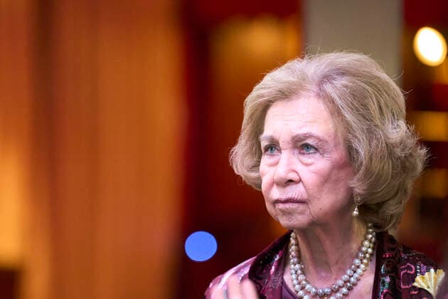 22-11-2022 Madrid Queen Sofia attend the presentation of the 37th edition of the BMW painting award and Mundo in harmony benefit concert at the royal theatre in Madrid. No Spain Â  Copyright: xPPEx
