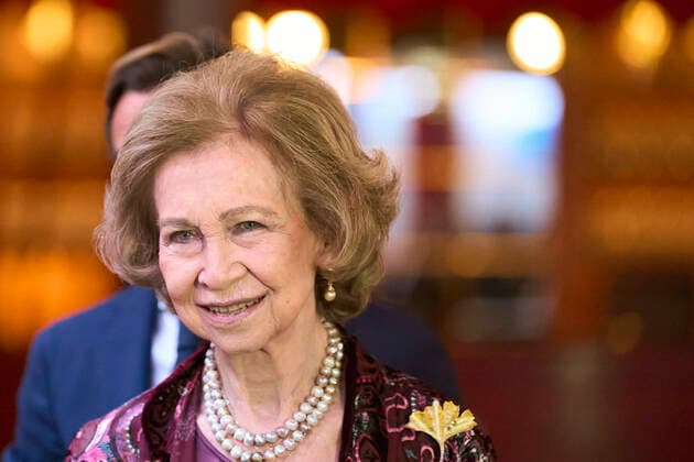22-11-2022 Madrid Queen Sofia attend the presentation of the 37th edition of the BMW painting award and Mundo in harmony benefit concert at the royal theatre in Madrid. No Spain Â  Copyright: xPPEx