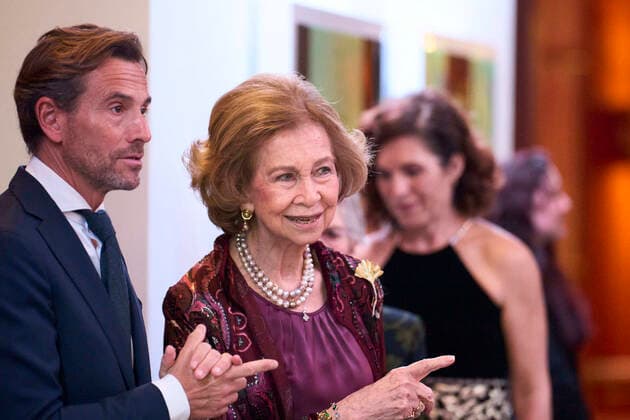 22-11-2022 Madrid Queen Sofia attend the presentation of the 37th edition of the BMW painting award and Mundo in harmony benefit concert at the royal theatre in Madrid. No Spain Â  Copyright: xPPEx