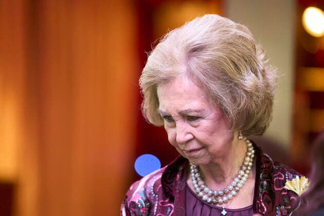 22-11-2022 Madrid Queen Sofia attend the presentation of the 37th edition of the BMW painting award and Mundo in harmony benefit concert at the royal theatre in Madrid. No Spain Â  Copyright: xPPEx