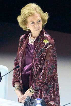 22-11-2022 Madrid Queen Sofia attend the presentation of the 37th edition of the BMW painting award and Mundo in harmony benefit concert at the royal theatre in Madrid. No Spain Â  Copyright: xPPEx