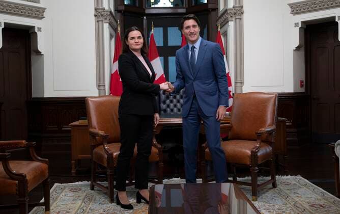November 23, 2022, Ottawa, ON, Canada: Canadian Prime Minister Justin Trudeau meets with the Opposition Leader of Belarus, Sviatlana Tsikhanouskaya in his office on Parliament Hill, Wednesday, November 23, 2022 in Ottawa. Ottawa Canada  - ZUMAc35_ 20221123_zaf_c35_002 Copyright: xAdrianxWyldx