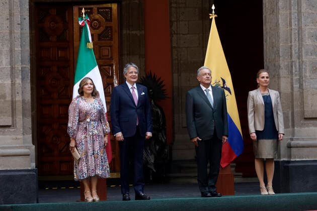 President of Ecuador Working Visit to Mexico November 24, 2022, Mexico City, Mexico: The president of Mexico, Andres Manuel Lopez Obrador and his wife Beatriz Gutierrez Muller with the president of Ecuador, Guillermo Lasso Mendoza and his wife Maria de Lourdes Alcivar during the welcoming ceremony as part of the Ecuadorian president s official visit to Mexico at the National Palace. on November 24, 2022 in Mexico City, Mexico. (Photo by Luis Barron Eyepix Group). Copyright: xLuisxBarronx xEyepixxGroupx LB_24112022_82344