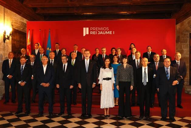 25-11-2022 Valencia Queen Letizia and King Felipe and Jesus Maria Sanz Serna and Marta Reynal-Querol attend the 34th King Jaume I awards ceremony in Valencia, Spain. Â  Copyright: xPPEx