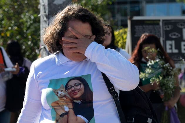 November 25, 2022, Mexico City, Mexico City, Mexico: A woman cries for the murder of her daughter during her participation in the commemoration of the International Day for the Disappearance of Violence Against Women in Mexico..A new study reveals that of the 81,000 women and girls intentionally killed around the world last year, more than half died at the hands of their partners or other family members. The document is a terrible reminder that violence against women and girls is one of the most widespread human rights violations in the world, the UN publishes on its November 23, 2022 page. Mexico City Mexico - ZUMAn296 20221125_zip_n296_007 Copyright: xJorgexNunezx