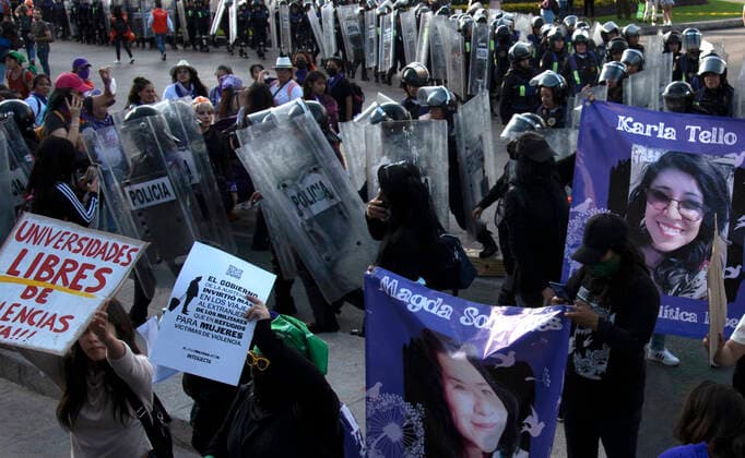 November 25, 2022, Mexico City, Mexico City, Mexico: Thousands of women participate in the commemoration of the International Day for the Disappearance of Violence Against Women in Mexico..A new study reveals that of the 81,000 women and girls intentionally killed around the world last year, more than half died at the hands of their partners or other family members. The document is a terrible reminder that violence against women and girls is one of the most widespread human rights violations in the world, the UN publishes on its November 23, 2022 page. Mexico City Mexico - ZUMAn296 20221125_zip_n296_013 Copyright: xJorgexNunezx