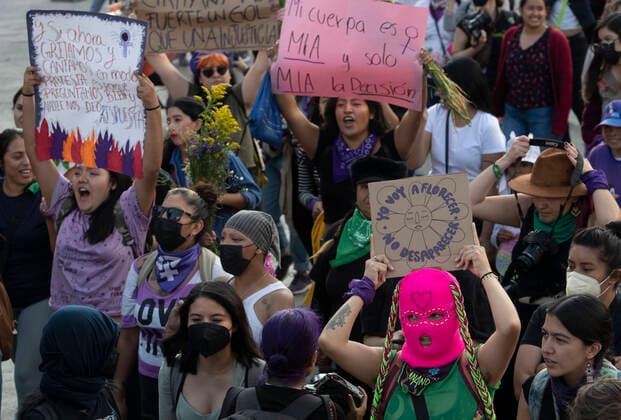November 25, 2022, Mexico City, Mexico City, Mexico: Thousands of women participate in the commemoration of the International Day for the Disappearance of Violence Against Women in Mexico..A new study reveals that of the 81,000 women and girls intentionally killed around the world last year, more than half died at the hands of their partners or other family members. The document is a terrible reminder that violence against women and girls is one of the most widespread human rights violations in the world, the UN publishes on its November 23, 2022 page. Mexico City Mexico - ZUMAn296 20221125_zip_n296_018 Copyright: xJorgexNunezx