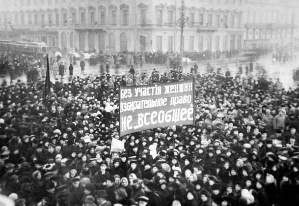 RECORD DATE NOT STATED Women s Suffrage Demonstration on the Nevsky Prospect in Petrograd on March 8, 1917, 1917. Copyright:x?xFinexArtxImages HeritagexImagesx IMAGO ,2671577 ! ACHTUNG: AUFNAHMEDATUM GESCHÄTZT!  Copyright:?xFinexArtxImages HeritagexImagesx IMAGO