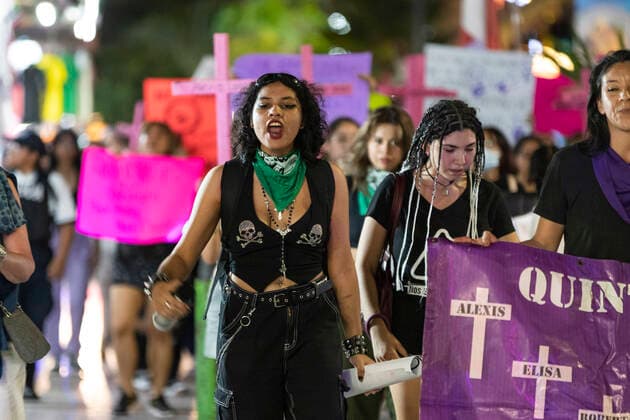 November 25, 2022, Playa del Carmen, Mexico: Women take part during a demonstration on the occasion of the International Day for the Eradication of Violence against Women at Fifth Avenue. on November 25, 2022 in Playa del Carmen, Mexico. Olaya del Carmen Mexico - ZUMAe321 20000101_zia_e321_004 Copyright: xNataliaxPescador xEyepixxGroupx