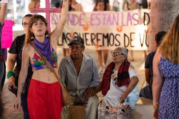 November 25, 2022, Playa del Carmen, Mexico: Women take part during a demonstration on the occasion of the International Day for the Eradication of Violence against Women at Fifth Avenue. on November 25, 2022 in Playa del Carmen, Mexico. Olaya del Carmen Mexico - ZUMAe321 20000101_zia_e321_007 Copyright: xNataliaxPescador xEyepixxGroupx