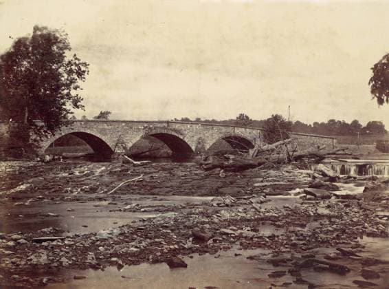 RECORD DATE NOT STATED Antietam Bridge, On the Sharpsburg and Boonsboro Turnpike, No. 2, September 1862, 1862. Creator: Alexander Gardner. Copyright:xHeritagexArt HeritagexImagesx IMAGO ,2778336 ! ACHTUNG: AUFNAHMEDATUM GESCHÄTZT!  Copyright:HeritagexArt HeritagexImagesx IMAGO