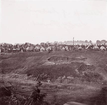 RECORD DATE NOT STATED Camp of Laborers, City Point, 1861-65. Creator: Andrew Joseph Russell. Copyright:xHeritagexArt HeritagexImagesx IMAGO ,2778385 ! ACHTUNG: AUFNAHMEDATUM GESCHÄTZT!  Copyright:HeritagexArt HeritagexImagesx IMAGO